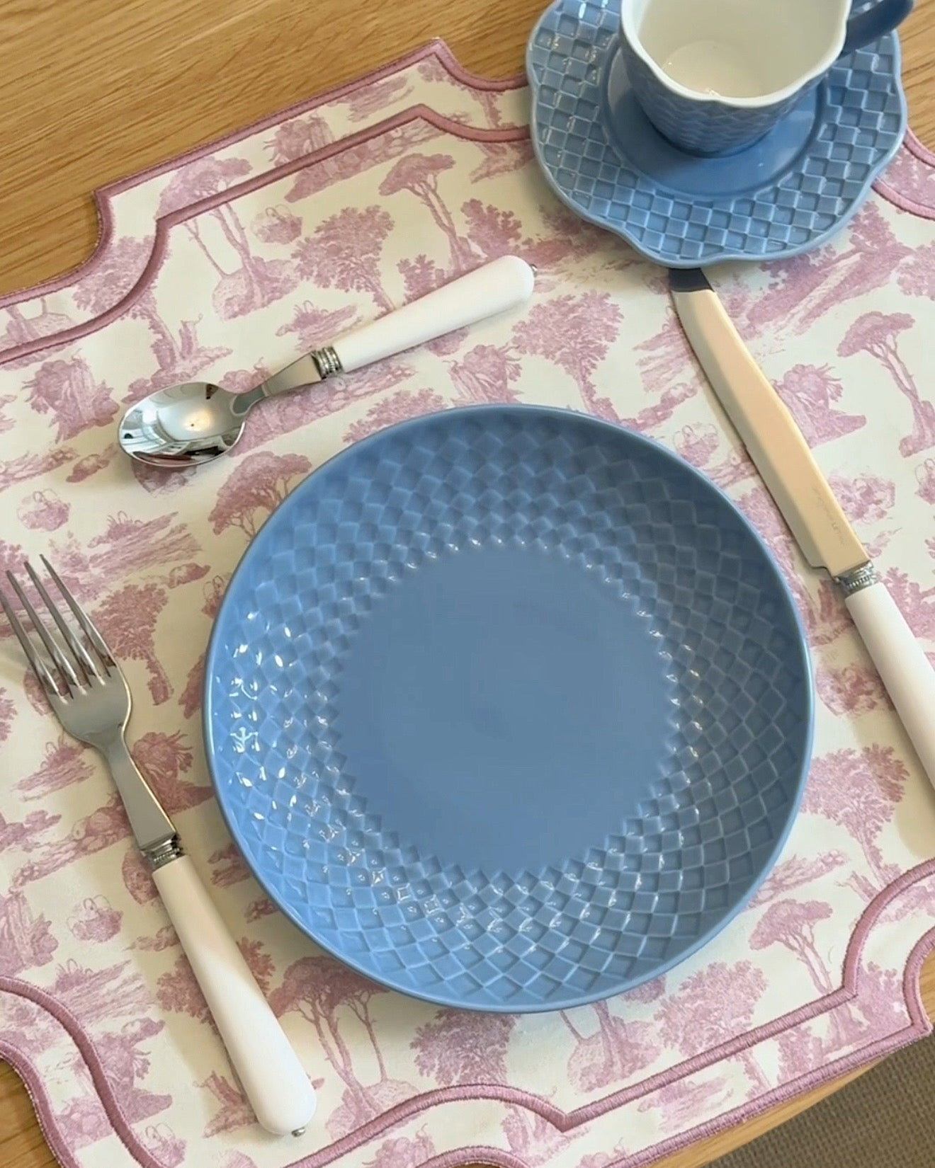 Double-sided pink Toile de Jouy placemat (Set of 2)